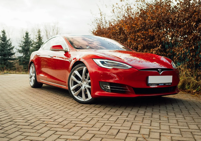 Experti AAA AUTO: Ako v horúčavách schladiť auto? Vadia extrémne teploty elektromobilom?