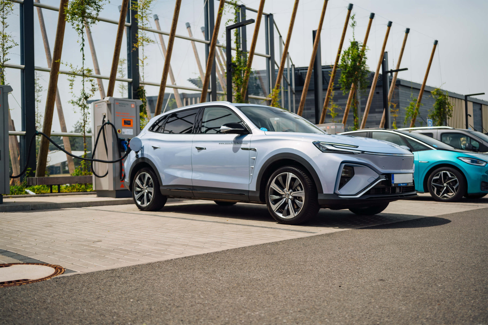 Vyměňte své staré auto za dobře zajetý elektromobil nebo hybrid!